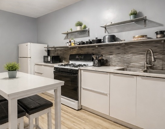 Full Kitchen